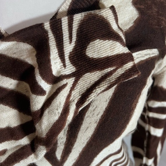 Michael Kors tan and brown marble print vneck light oversized knit top size XS - Picture 5 of 9